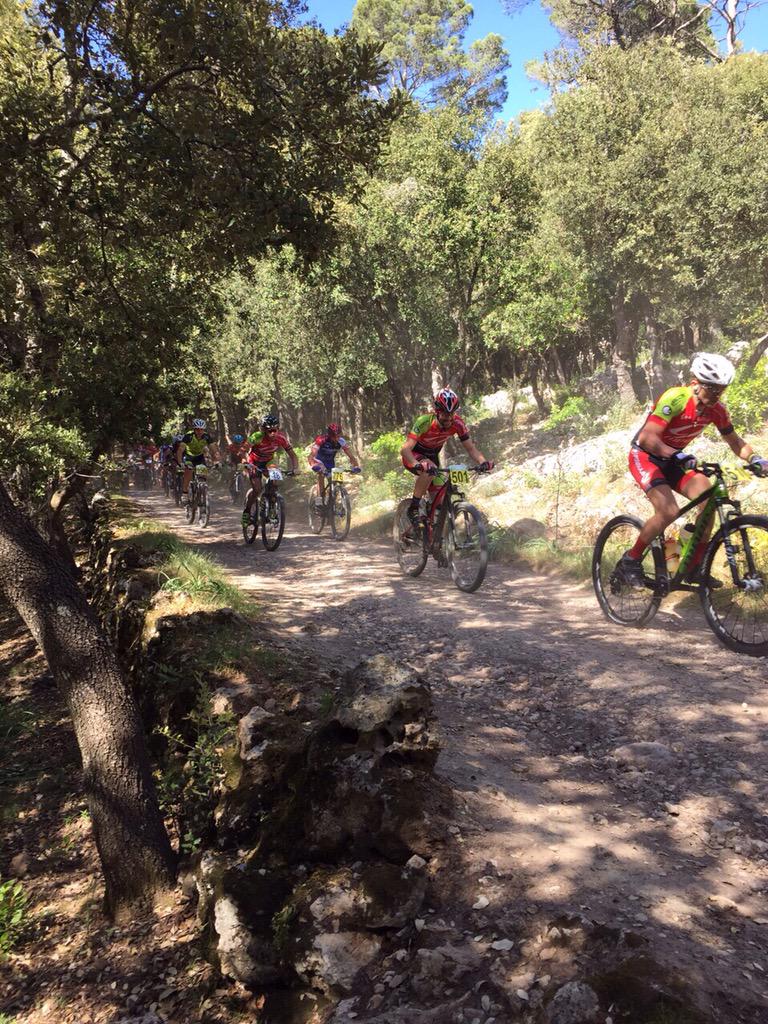 JeromofullGas's tweet photo. @THEJAMONERO @PCanyellas @NinerBikes como pilotamos y disfrutamos..!! #bunyolapower #bibaelmontanbay http://t.co/vLRCXodnDL