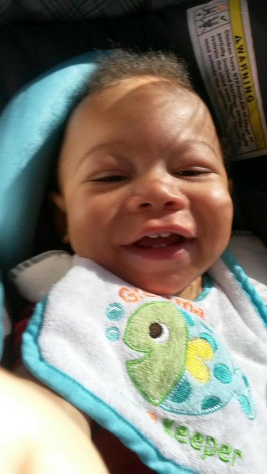 Chris - My son say whats hannen yall! http://t.co/7HUcR1NGwg