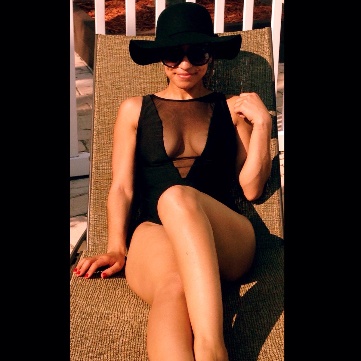 Miss_Bree_Vee's tweet photo. 😎 http://t.co/Z1fDXvuFoe