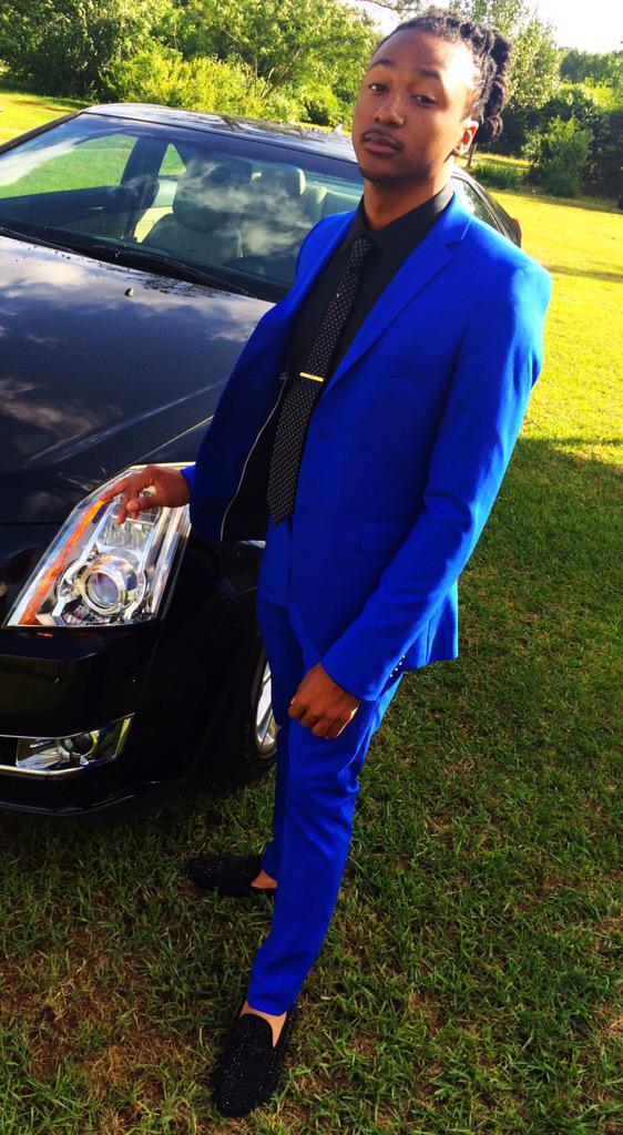 AIRREEZUS's tweet photo. #prom2015 #prom2k15 #Prompics015 http://t.co/xNF1BQUKu2