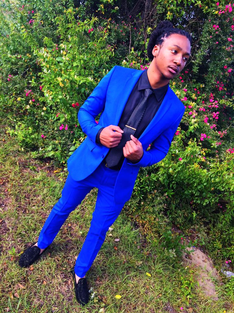 AIRREEZUS's tweet photo. #prom2015 #prom2k15 #Prompics015 http://t.co/xNF1BQUKu2