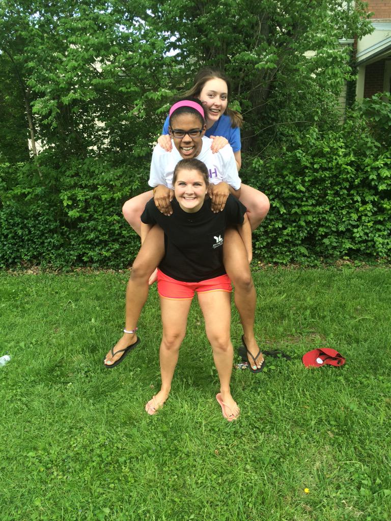 stormmtalyaa's tweet photo. we luv college #dipparty #YL http://t.co/9OsFzr45KK