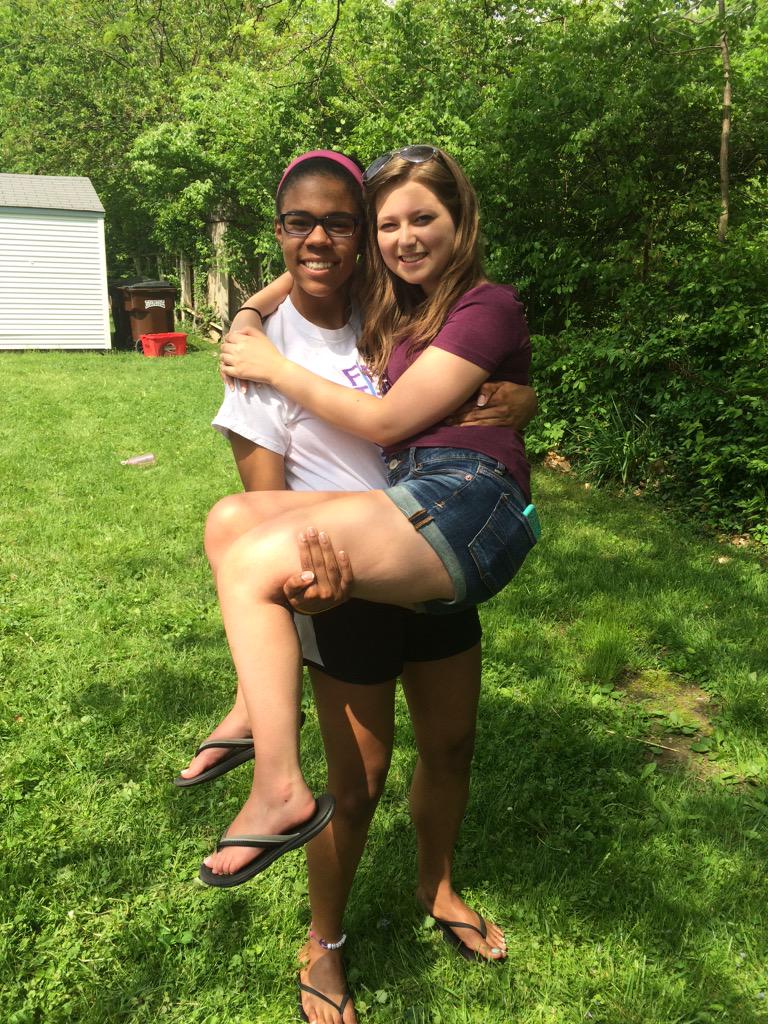stormmtalyaa's tweet photo. we luv college #dipparty #YL http://t.co/9OsFzr45KK
