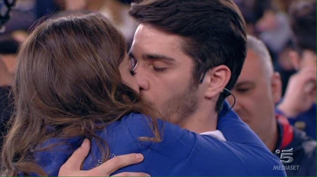 njallseyez's tweet photo. FINALMENTE BELLI MIEI #Amici14 http://t.co/KTR51IexQX