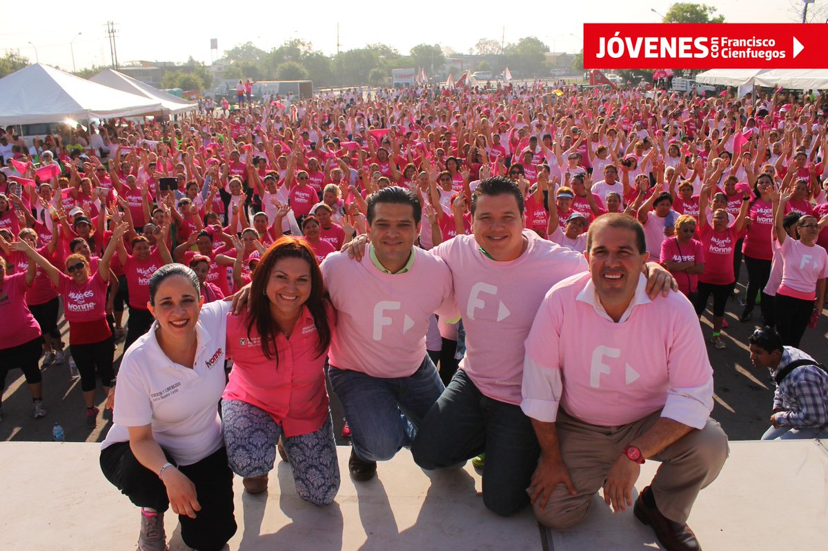 jovenesconFC's tweet photo. Todo un éxito el evento #ActivateCon @pacocienfuegos Clase Master de Ritmos Latinos en la col.21 de Enero http://t.co/ail2CKRyfL