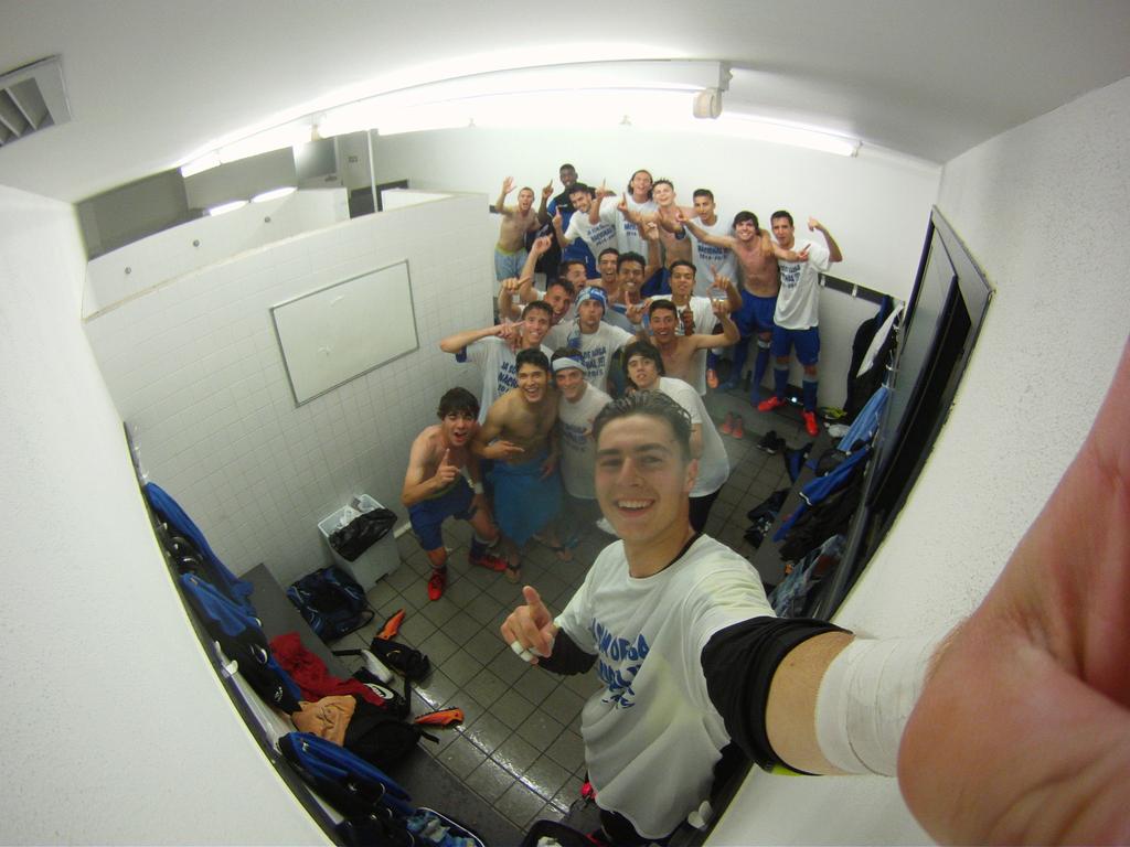 alex13dominguez's tweet photo. NO HAY PALABRAS PARA DESCRIBIR LO QUE VALE ESTE EQUIPO. SOIS ENORMES DEL PRIMERO AL ÚLTIMO.  ASCENSO A NACIONAL. CES⚽ http://t.co/0cEY03zHuQ