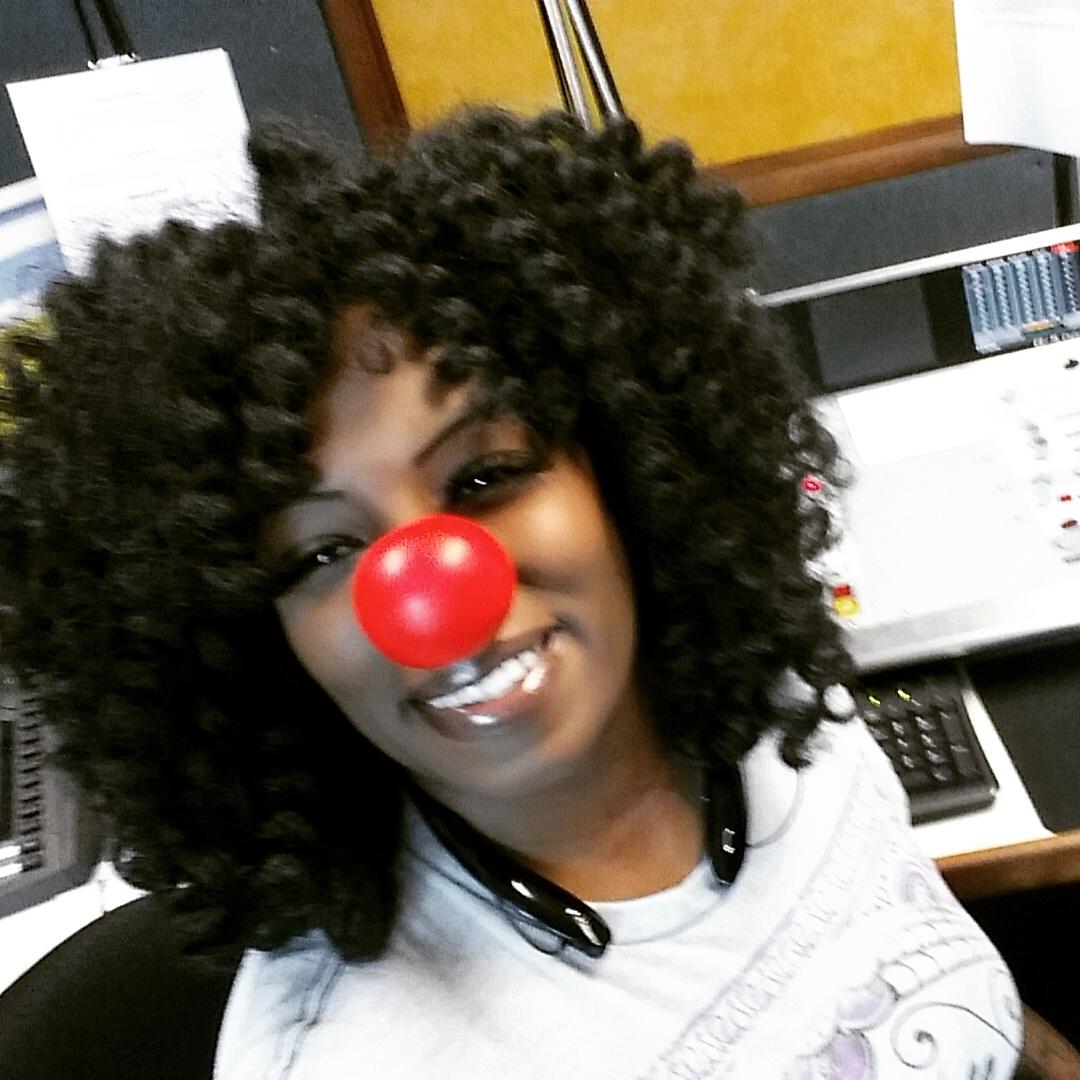 SunnydOnMidday's tweet photo. #ChicagosTightestFemaleDj http://t.co/JhMvCup9Uv
