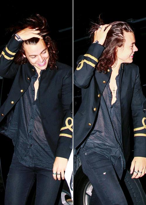 psychoIougicaI's tweet photo. HES SO GORGEST http://t.co/u5hKrhwTDL