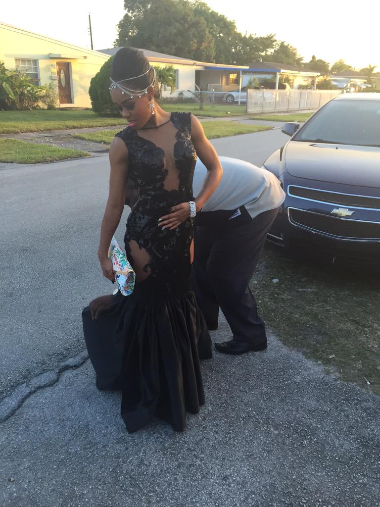 _xNicoleeeeeee's tweet image. Bestfriend 💕😍 #TurnerTech #2k15prom