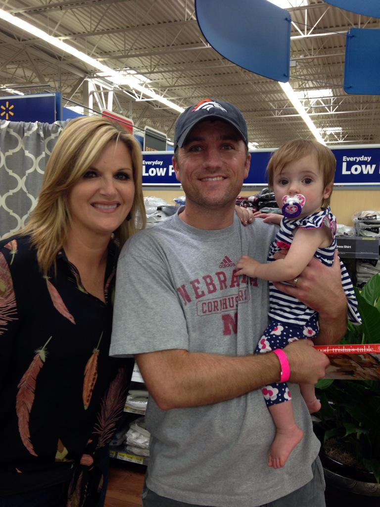 DanielH2Os's tweet photo. @trishayearwood thanks for being so gracious today and for my wife's great moms day present - your signed cookbook! http://t.co/mlF5fckjKU