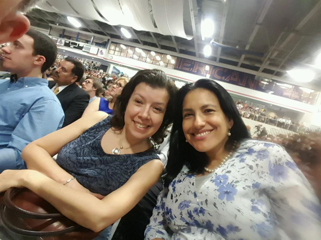 Bea1019's tweet photo. Proud of you Giovanna Laverdy Mahfouz. 💕💕 #2015AUGrad http://t.co/sPrUwHYtic