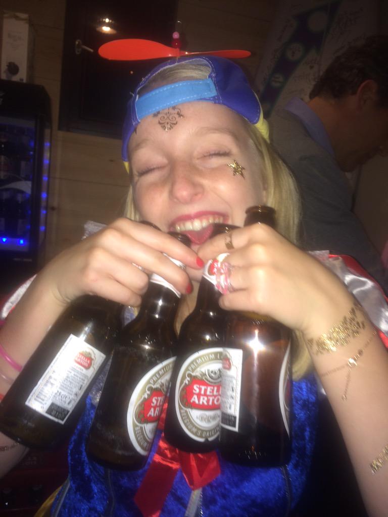 demeyermargot's tweet photo. Love you @Lynnngabriels ❤️❤️❤️❤️ http://t.co/GEauj7qEVp
