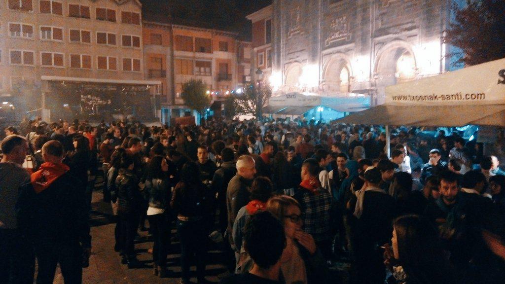 <a href="/Five5Corners/">Five Corners</a> en kontzertua Foru plazan.Concierto de Fivecorners en la foru plaza #otxomaio