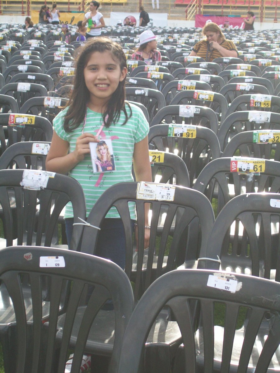 Pame19872's tweet photo. #lasimagenesmasespectaculares  #violettalive #resistenciachaco @AbriilitaaM http://t.co/iqWHAN2Bzx