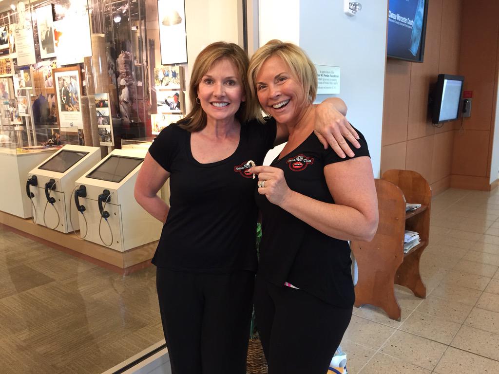 SarahFTruitt's tweet photo. Thx for stopping by @SalisburyU fir the #SharkTank casting call @ilovedaisycakes #47sharks #47abc http://t.co/hCbt4m9BXv