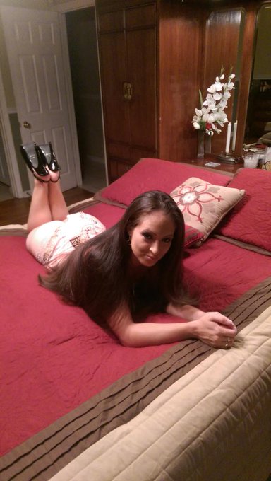 Ready for a fun night out @TrapezeClub http://t.co/hFSAlQi7hl<a class="tags" target="_blank" title="On Twitter" href="/?out=eyJ0eXAiOiJKV1QiLCJhbGciOiJIUzUxMiJ9.eyJpYXQiOjE3MjQ1MzkyOTksImlzcyI6InR3cG9ybnN0YXJzLmNvbSIsIm5iZiI6MTcyNDUzOTI5OSwiZXhwIjoxNzU2MDc1Mjk5LCJyZWRpcmVjdF91cmwiOiJodHRwczovL3R3aXR0ZXIuY29tL1RyYXBlemVDbHViIn0.kYffd82iZd4L1tnnRNcc_TdyUxHYtE5E8ML66HsaNh32jRzUsVDcVLIdiU22Ch4kaVXu9rWjc1ngMUj4f4zIRw">@TrapezeClub</a>