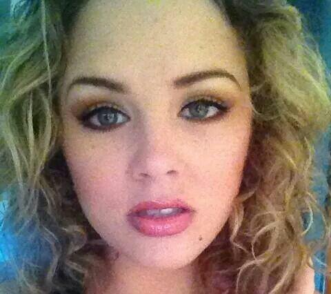 This is an old pic of me but I love it http://t.co/AhhQ9L7M2s