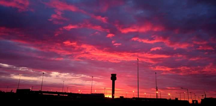 EMAPolice's tweet photo. Good morning world. Thought I'd share a really beautiful photo taken this morning by a friend at @EMA_Airport #PC2925 http://t.co/lmbEwijAHa