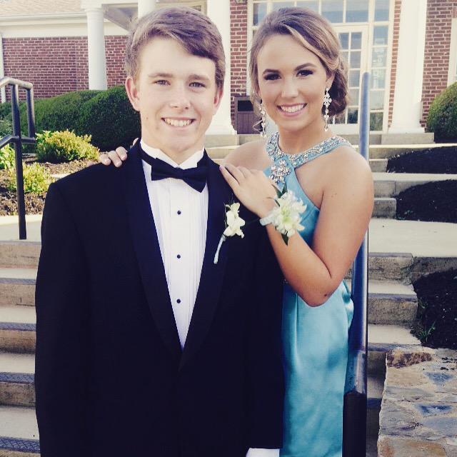 vdeyton's tweet photo. #trprom #wheredoestimego http://t.co/hS8OD0tyTw