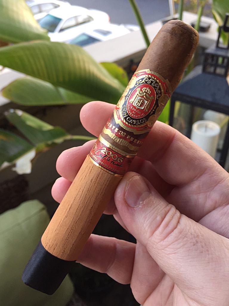 cigarsmoke's tweet photo. #nowsmoking @CasaFuenteLV @fuentecigars 2006 Don Carlos! Epic taste with Epic age! #Fuente #Herfection #cigarsmoke http://t.co/5ibUMnR7VU