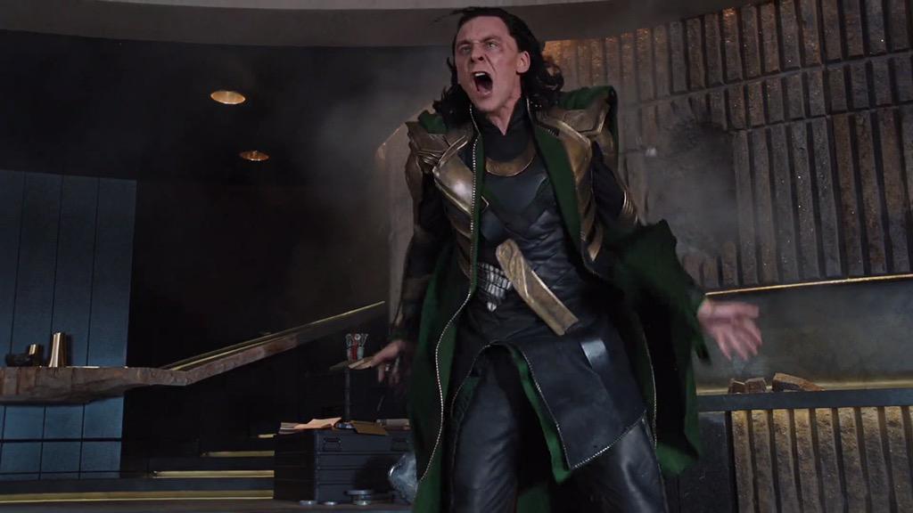 "ǀ αм Lσкι, Ƥяιηcє σf Aѕgαяɗ. Ƴσυ ωιƖƖ кηєєƖ тσ мє!"