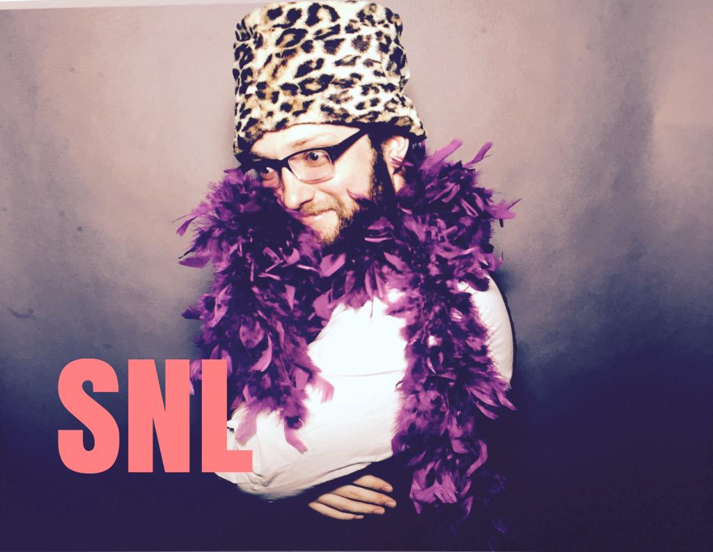DarkterStrange's tweet photo. #oneday #bucketlist #lifegoals #SNL15 http://t.co/kbYjOzTrdv