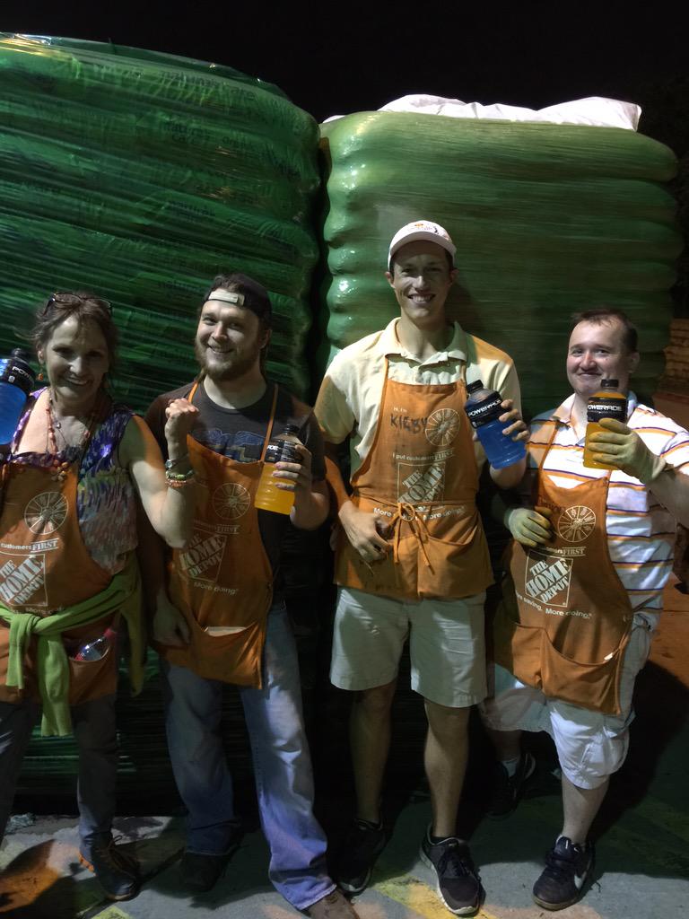 sapp_kyle's tweet photo. Garden recovery takin a break from this nasty humidity Sweating buckets @TriciaRoss9 @THD_Roanoke_TX @ronniegravesii http://t.co/fYmR0hNjzG
