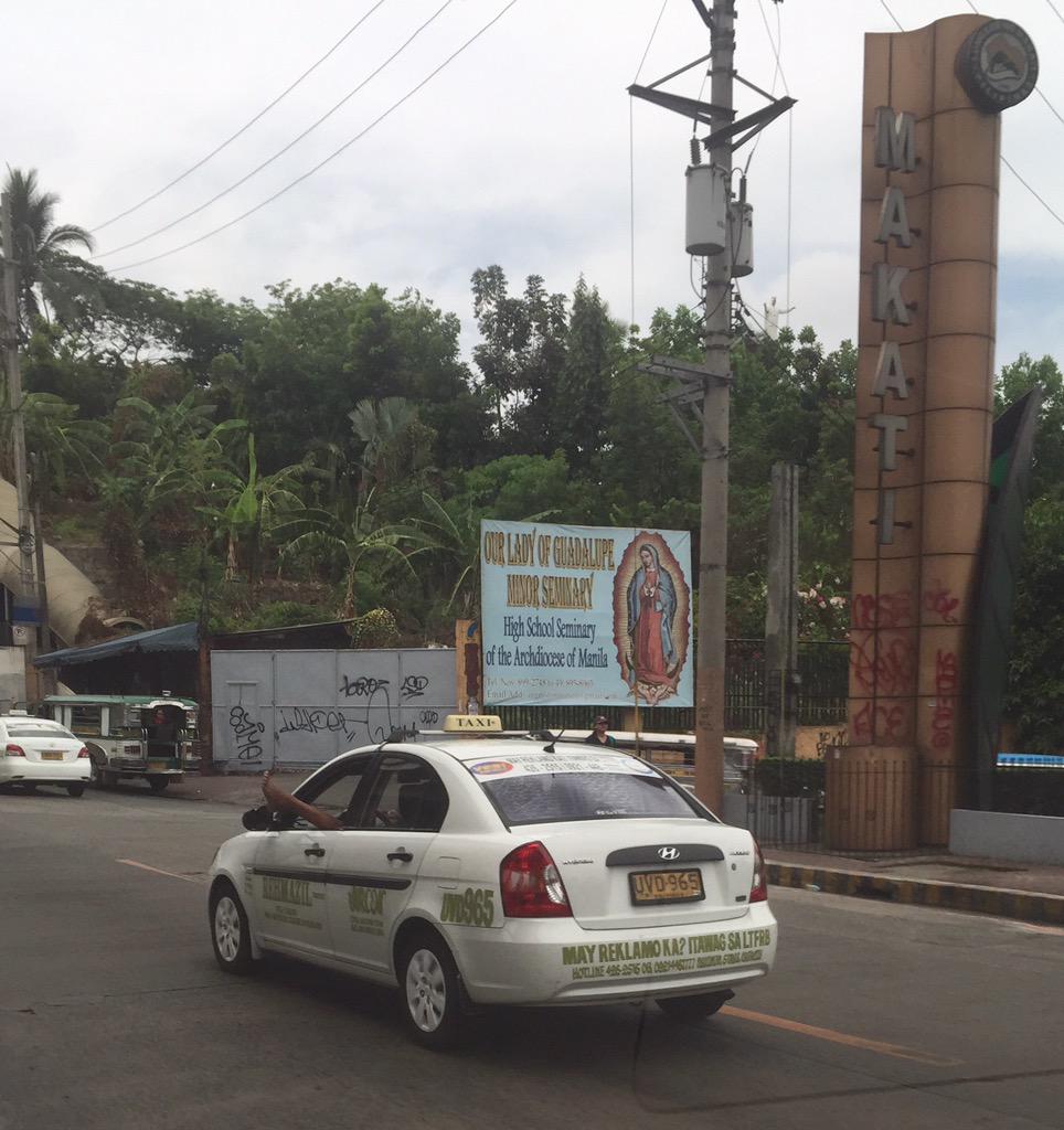 #ltfrb #mmda #taxi #TaxiDriver   Taken along EDSA Guadalupe bridge south bound