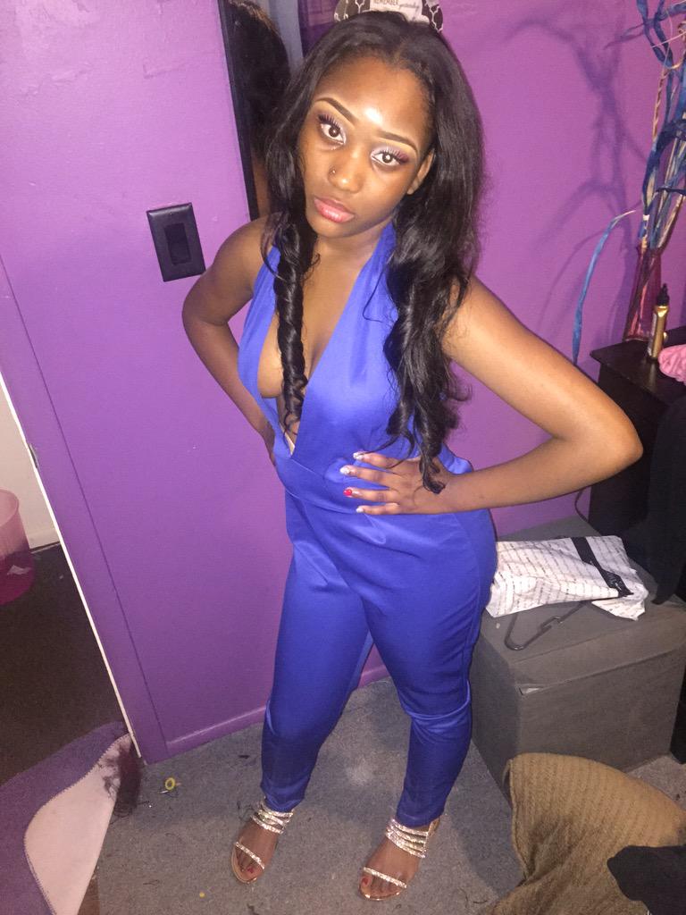 ItzAPRETTYthang's tweet image. After prom outfit.... Picked by me! #AuntieDuties #8thGradeProm