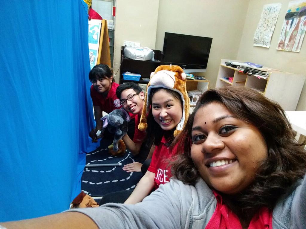 TCSHRotaract's tweet image. Last Friday's Dignity visit starring our master puppeteer Ms Sarah &amp;amp; the rest! 🐥Also David &amp;amp; Joe as conductors!