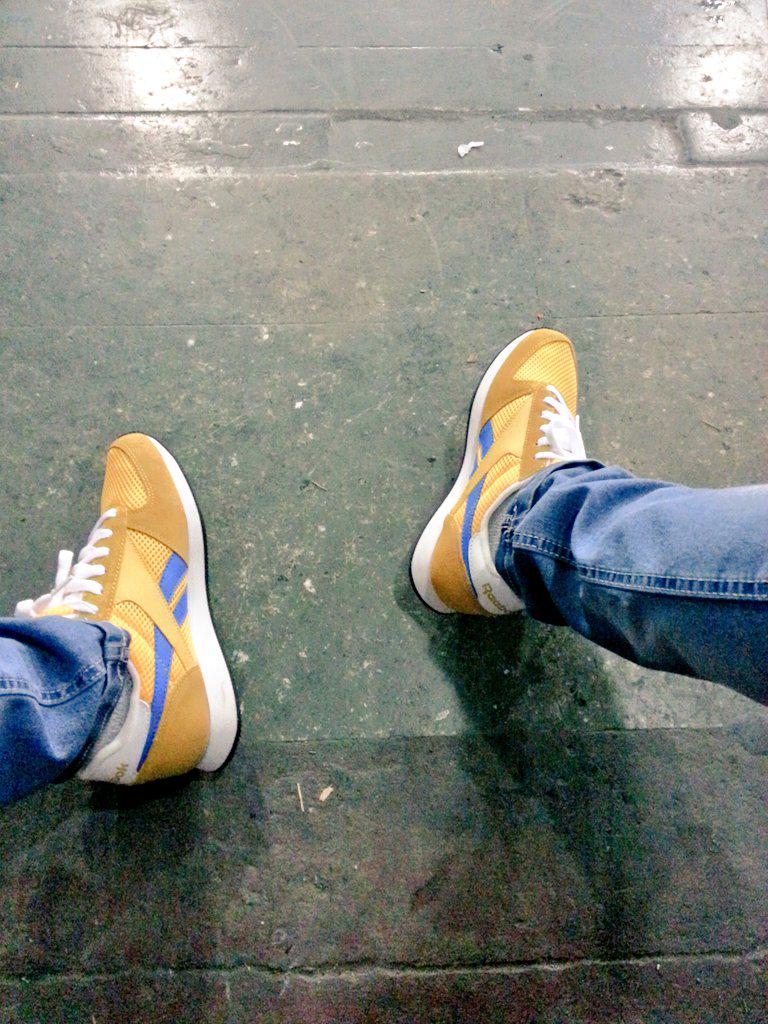 crisdebiaggi14's tweet photo. Mi sábado se hizo feliz. #Reebok #reebokarg #oroyazul #VamosBocaCarajo http://t.co/wlyJj97Uo5