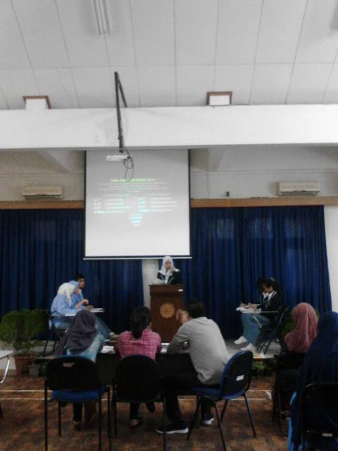 Sesi FINAL Lomba Debat Earthvironment Week 2015. SMAN 8 Yk (affirmative) vs SMAN 3 Semarang (negative) <a href="/EGSA_UGM/">GEOGRAFI LINGKUNGAN</a>