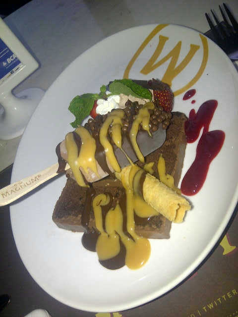 tansheshe's tweet photo. Ice Cream Magnum @Grand Magnum http://t.co/aHHHRHlfqw
