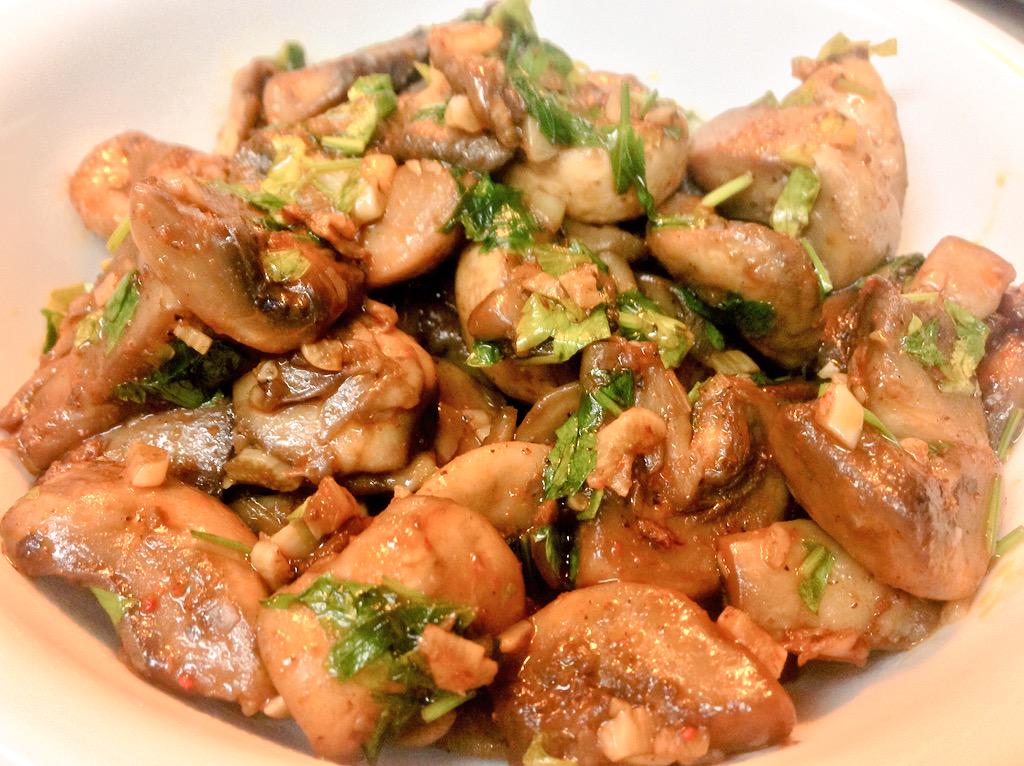 kananjani's tweet image. Spanish #CookingExperiments champinones al ajillo = success!! (Yummm)