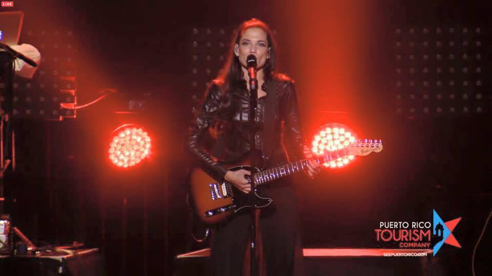 NataliaJimenez's tweet photo. Gracias Puerto Ricoooo!!!! Que noche mas especial!!!! Sois geniales. Os amo. Gracias a todos por venir! http://t.co/cQWRYr56yQ