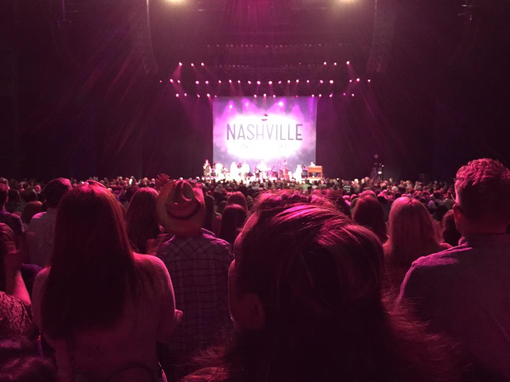 GeoffreyColo's tweet photo. Standing ovation #NashvilleTour2015 @CharlesEsten @clarembee @lennonandmaisy @RealCarmack @SamPalladio @aubreypeeples http://t.co/3vdj9wcqc4