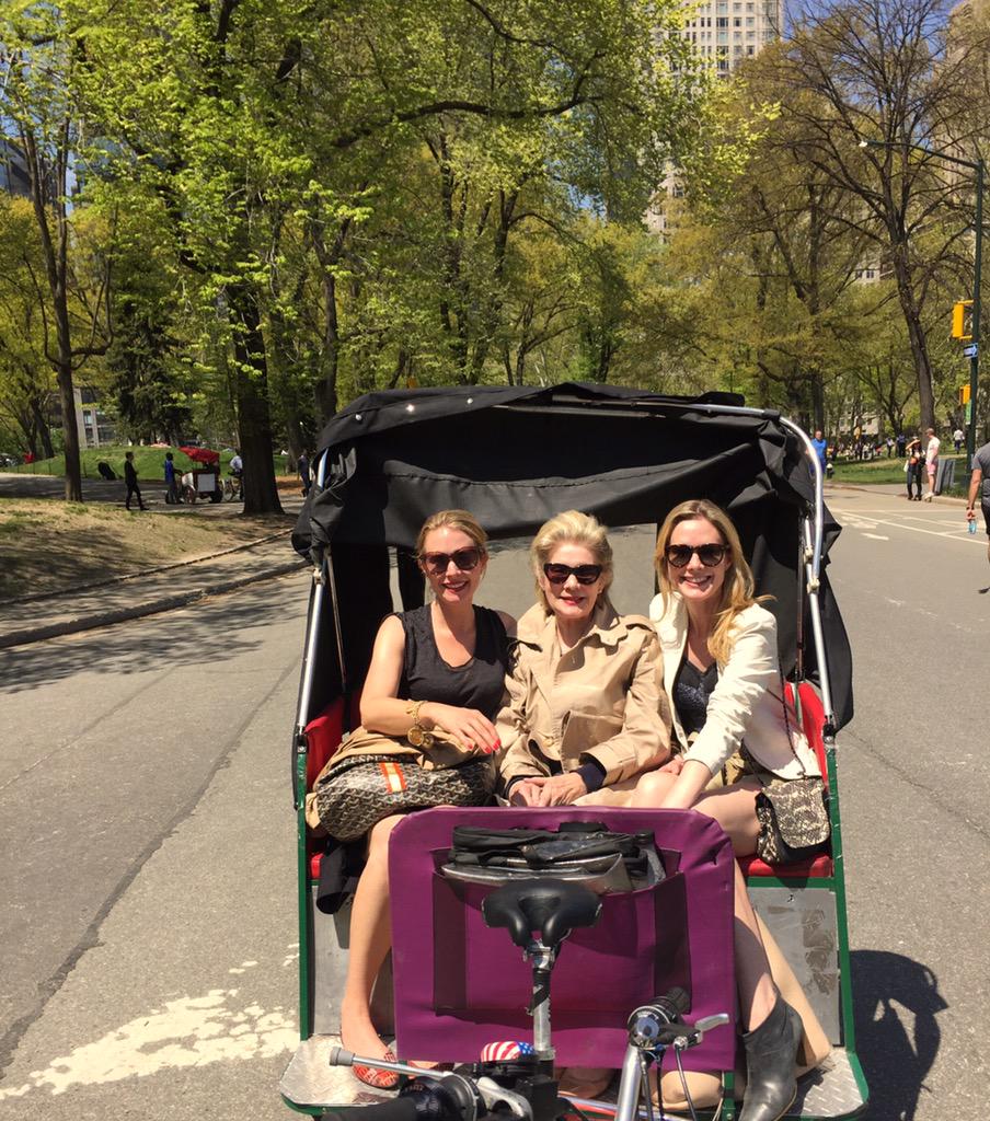 LauraDerbyRocks's tweet photo. In Central Park last week with my darling girls, Charlotte &amp; Stephanie. #HappyMothersDay #truelove http://t.co/vNi9ICNo5O