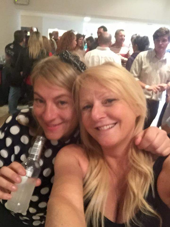 PaulaTacey's tweet photo. ---
---
fab time in London #withthearmy http://t.co/N67sWiMdE7