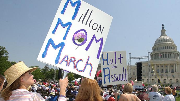 YourFellowAnon's tweet photo. #MillionMomsMarch: Mothers of dead #policebrutality victims march in #DC (PHOTOS) http://t.co/3uq3ZLp1LU http://t.co/cQI5HYvWA9