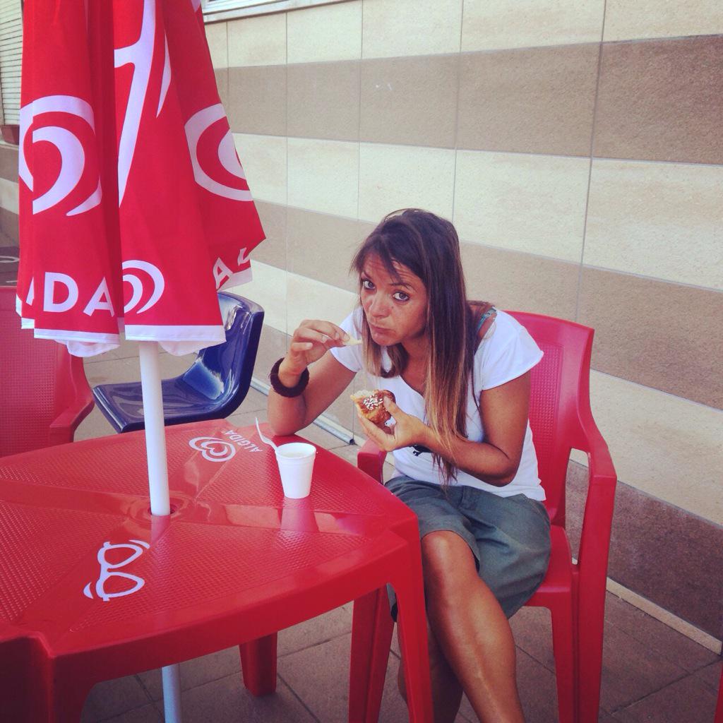 MCMilardi's tweet photo. Cappuccino&amp;Cornetto http://t.co/OD8kWsm1w8