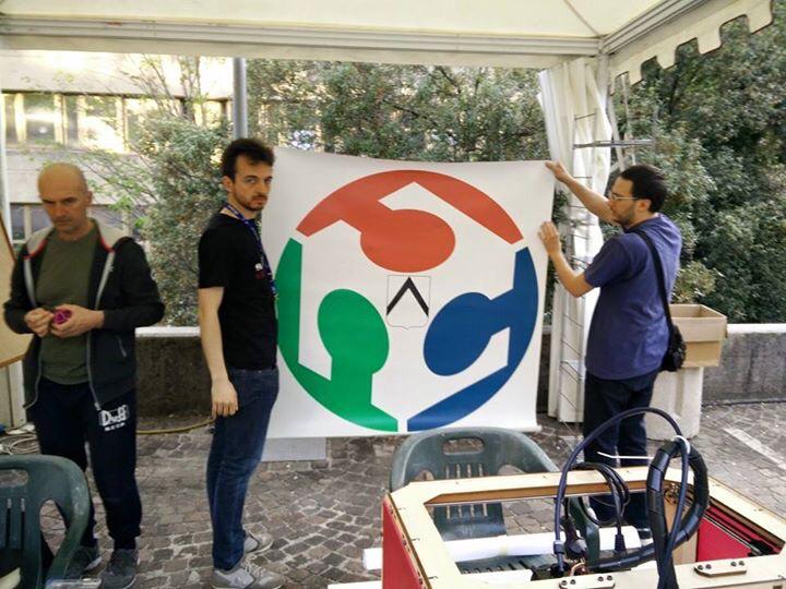 FabLabUD's tweet photo. Anche noi siamo al #TSMMF #FabLabUD #Udine #Maker http://t.co/1khRDtQ60W
