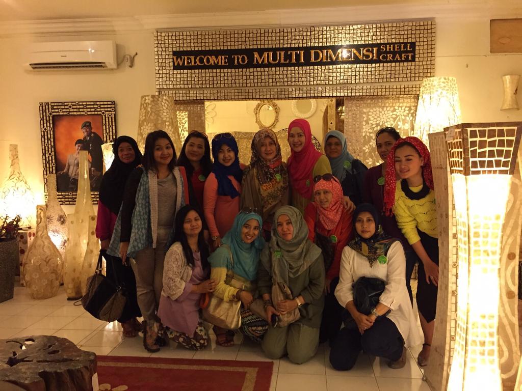 Mengunjungi kerajinan kerang di Cirebon : Multi Dimensi Shell Craft.