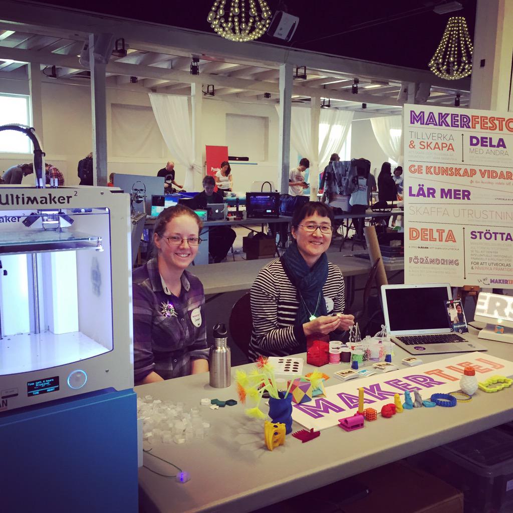 ebblor's tweet photo. Fantastisk dag igår @SthlmMakerFaire på @Tekniskamuseet m @MakerTjej &amp; @SthlmMakerspace Nu börjar dag 2! Kom förbi ☀️ http://t.co/WuM9w0uEi0
