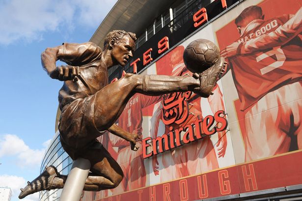 Happy 46th Birthday to one of the greatest players in the history of the beautiful game - Dennis Bergkamp.

