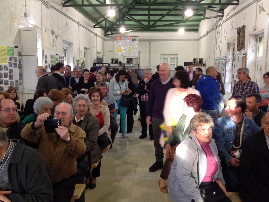 pp_Siero's tweet photo. En la presentación del libro "Un recuerdo de Muñó" con la Asociación de Festejos del Rosario  #SieroEnMarcha http://t.co/NDhszm3LuP