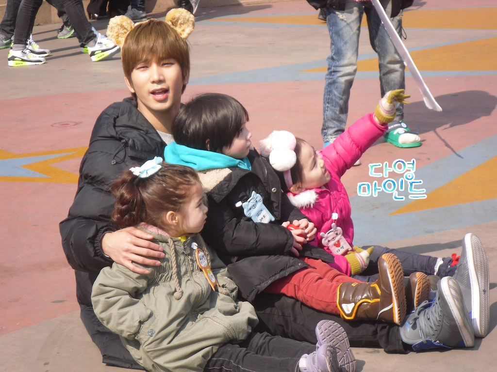 Dorky_MBLAQ's tweet photo. Happy Mother's Day. http://t.co/ON9mSLjbqM