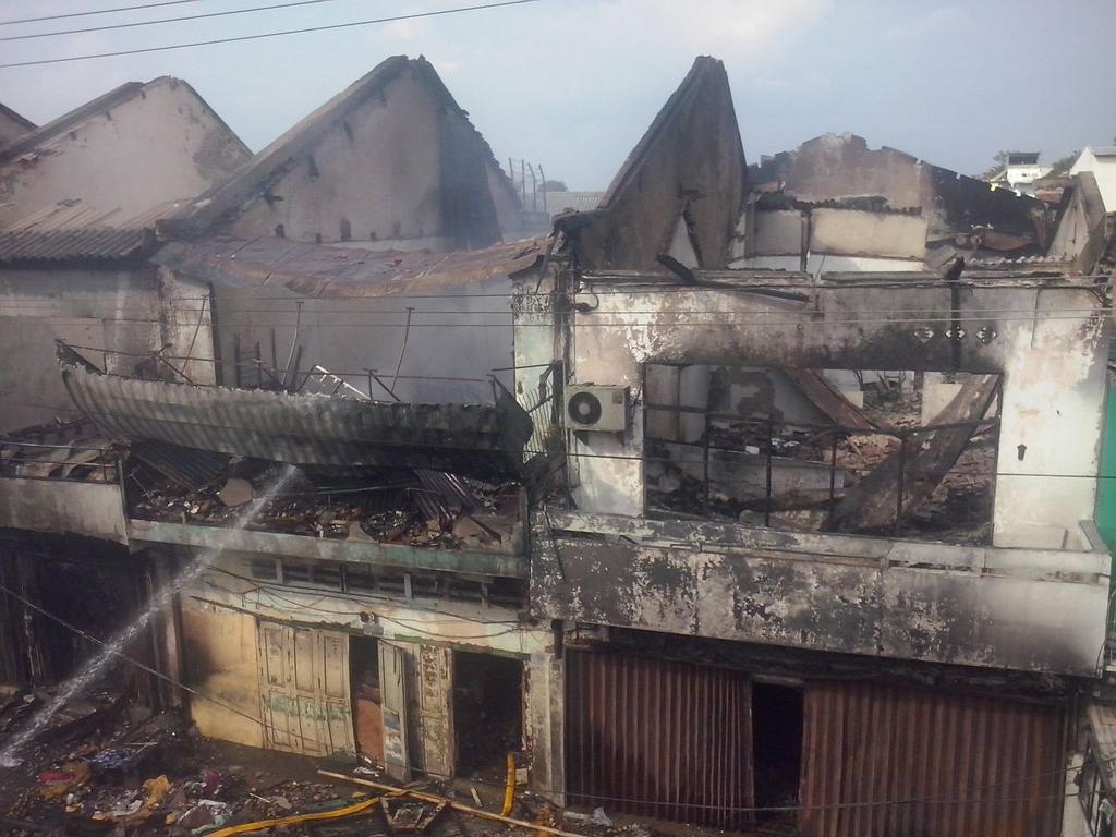 wisatasemarang's tweet photo. Foto-foto kondisi pasar @JoharSemarang saat ini #SaveJohar #PrayForJohar http://t.co/38rsmALsXz