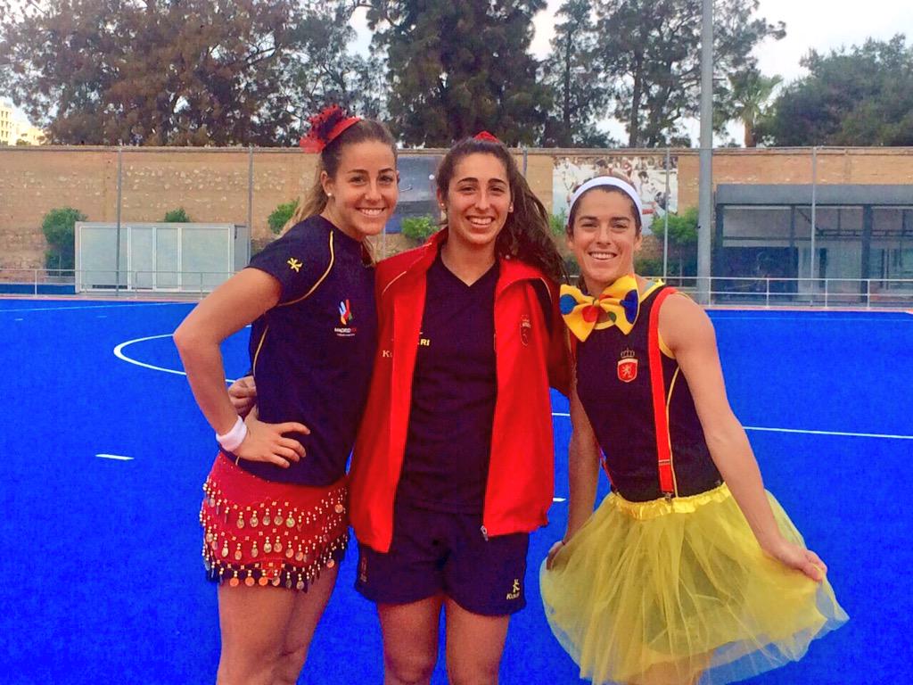 AbsolutaFem's tweet photo. 5días juntas y ya tenemos a la TOP @julia_pons y a las FLOPS d la semana @RocioYbarra3 @9marialopez sabríais por qué? http://t.co/7O2TCWcqVE