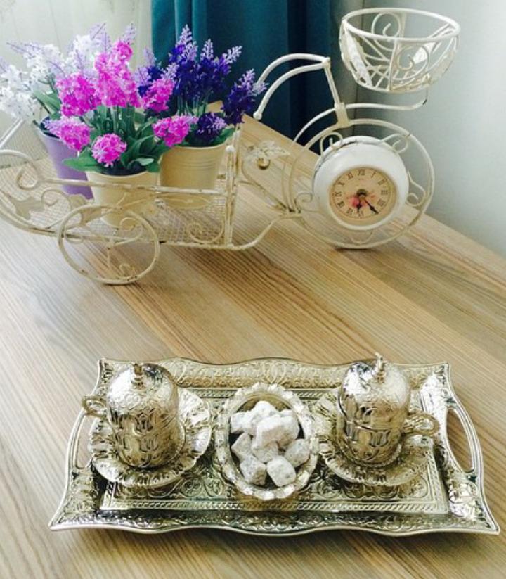 Kahve-i Vefa olarak tüm annelerimizin ve özellikle değerli <a href="/aylaokay/">Ayla Okay</a> hocamızın anneler gününü kutlarız. 💕🌹🌺🌸#2015hit2