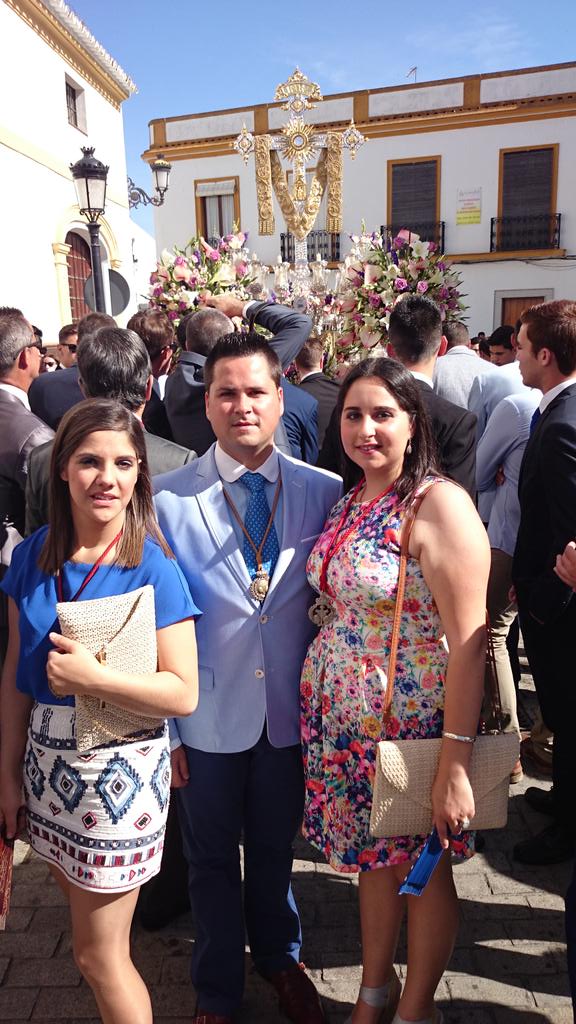 Jesus25SM's tweet photo. Traslado 2015 @calle_sevilla @Jesus25SM @Gloriasm93 @LepeRocio http://t.co/Z8nEkoHpm8